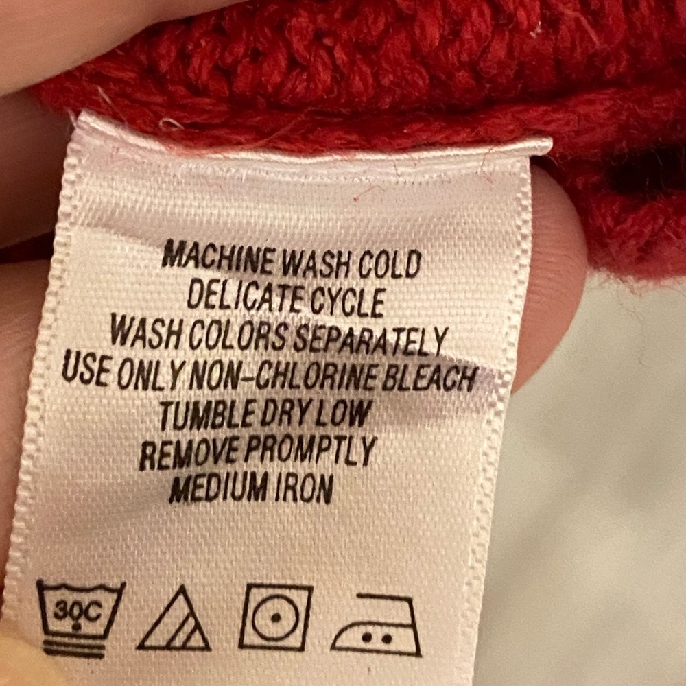 URBAN OUTFITTERS RECYCLED VINTAGE MEDIUM/LARGE HOLIDAY SWEATER NEW - Picture 7 of 8